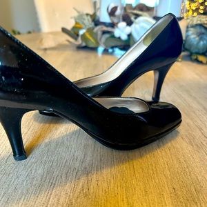 Cole Haan Nike Air Technology Black Patent Leather closed toe size 6